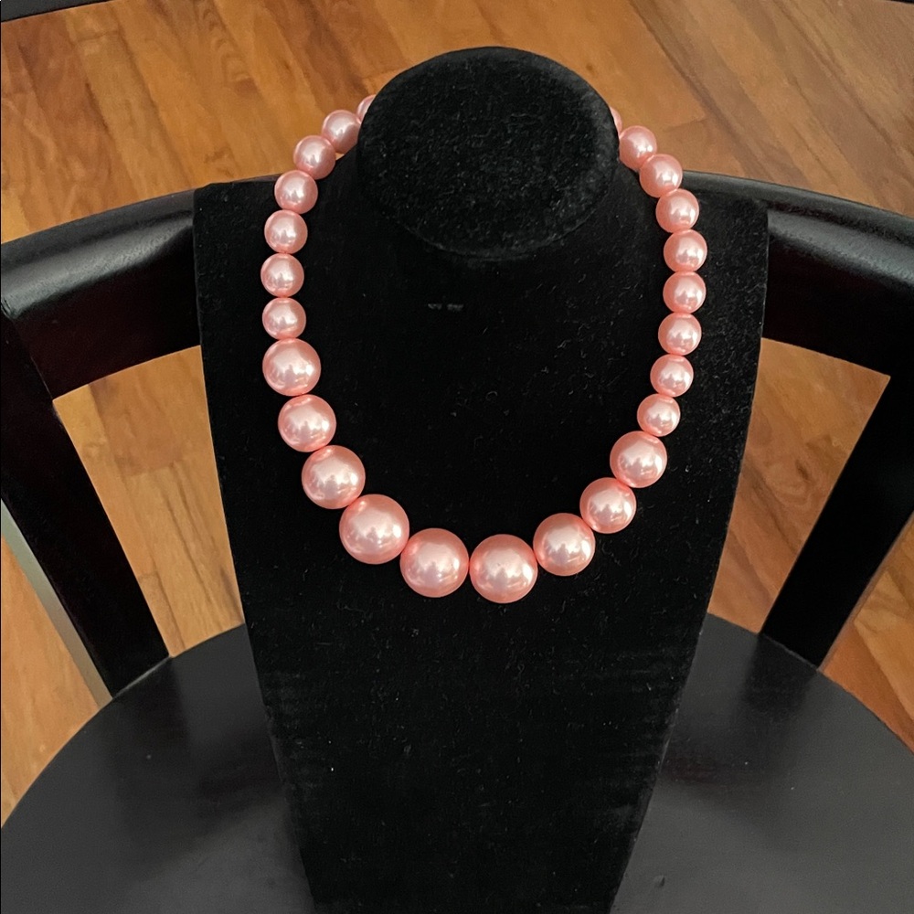 Elegant Pink Pearl Necklace